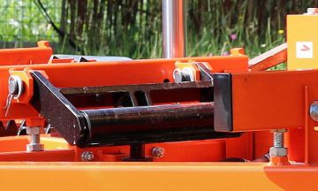 Hydraulic roll